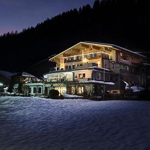 Hotel Garni Pinzgau, Fabian Huettl